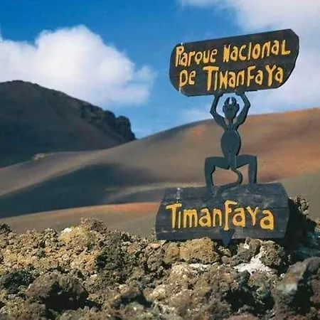 Lory-puerto Del Carmen تياس